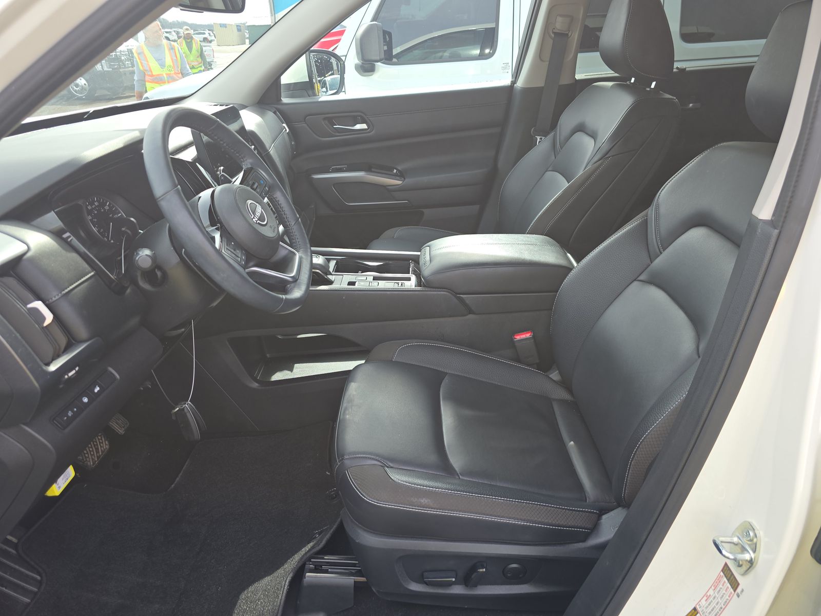 2024 Nissan Pathfinder SL FWD