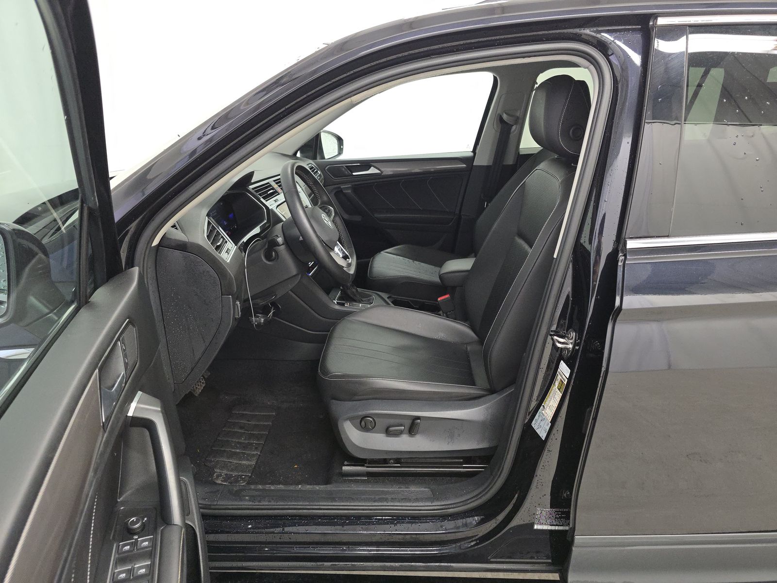 2022 Volkswagen Tiguan 2.0T SE FWD