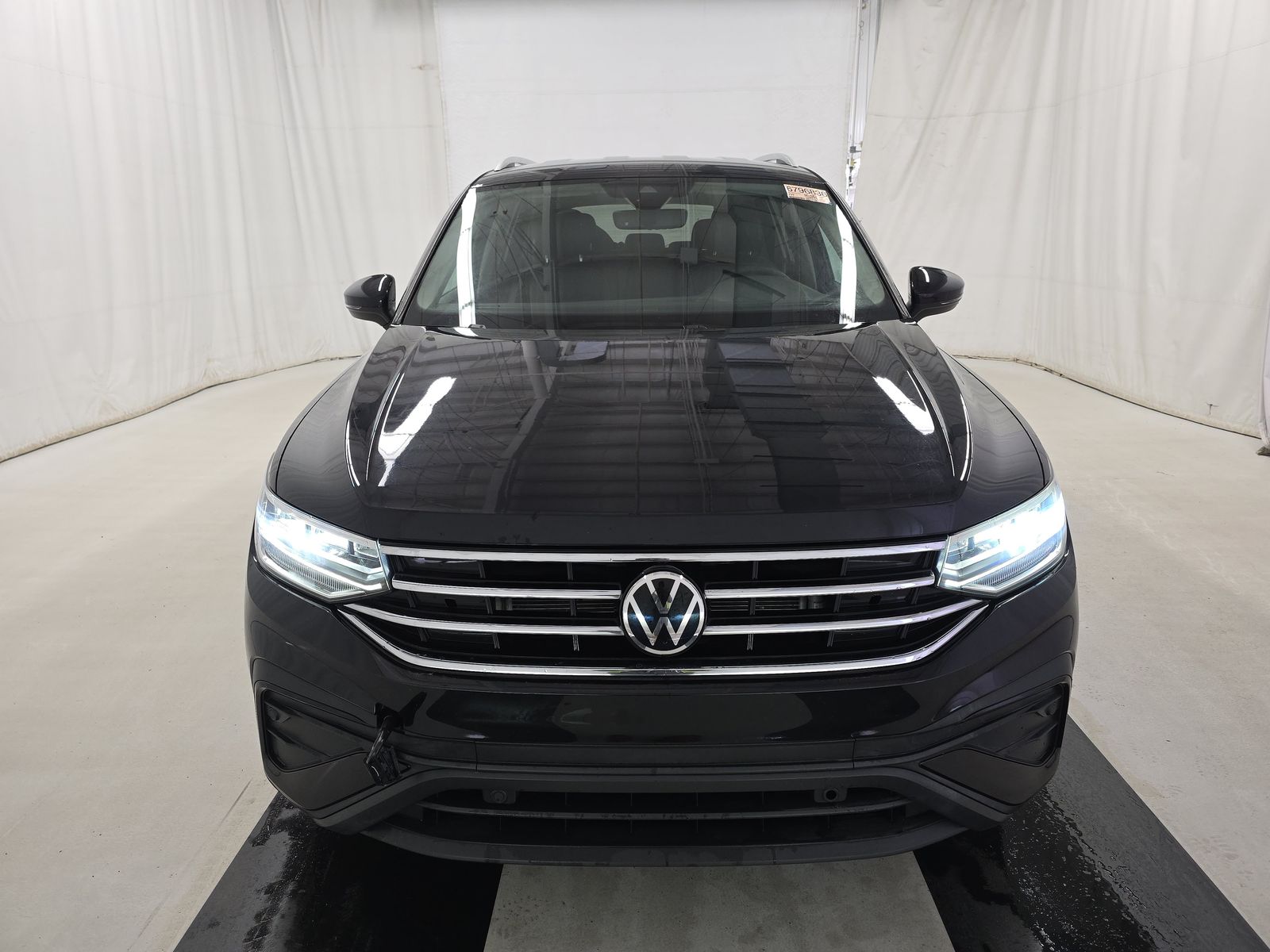 2022 Volkswagen Tiguan 2.0T SE FWD