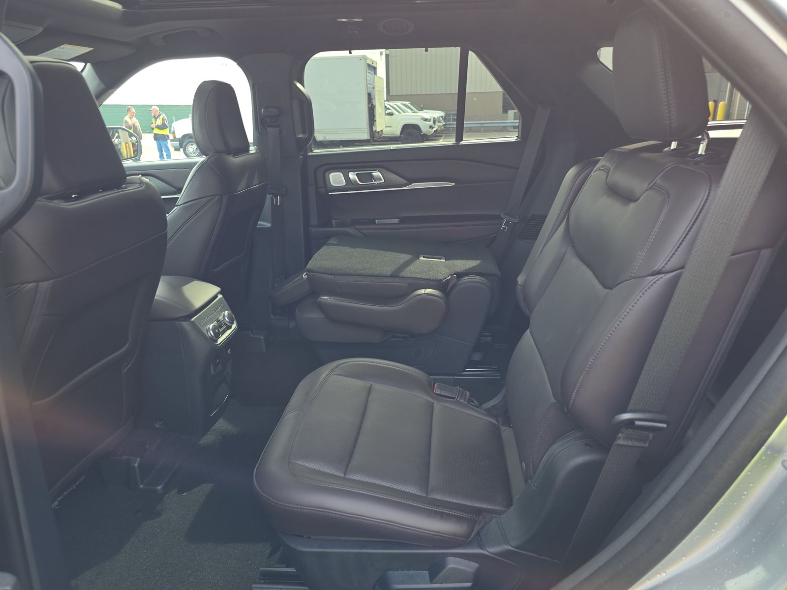 2025 Ford Explorer Platinum RWD