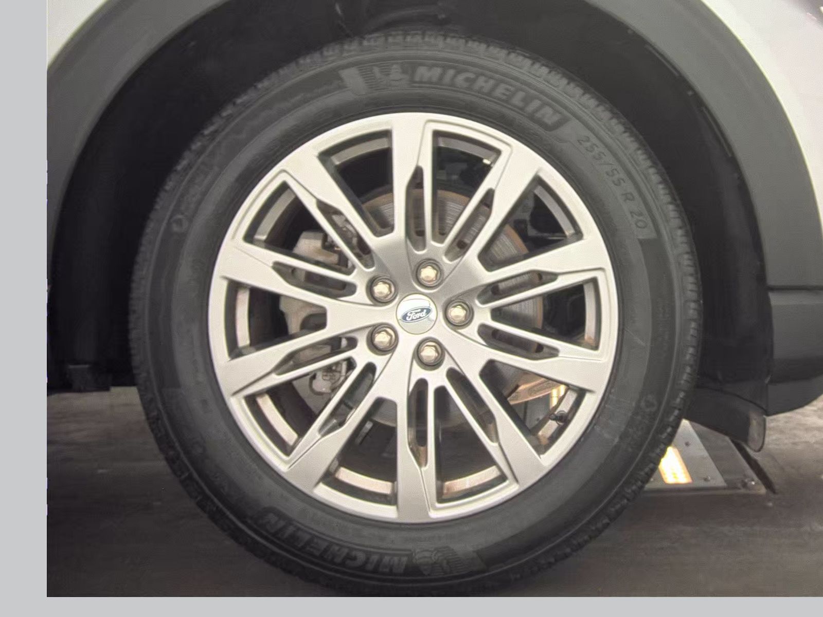 2025 Ford Explorer Platinum RWD