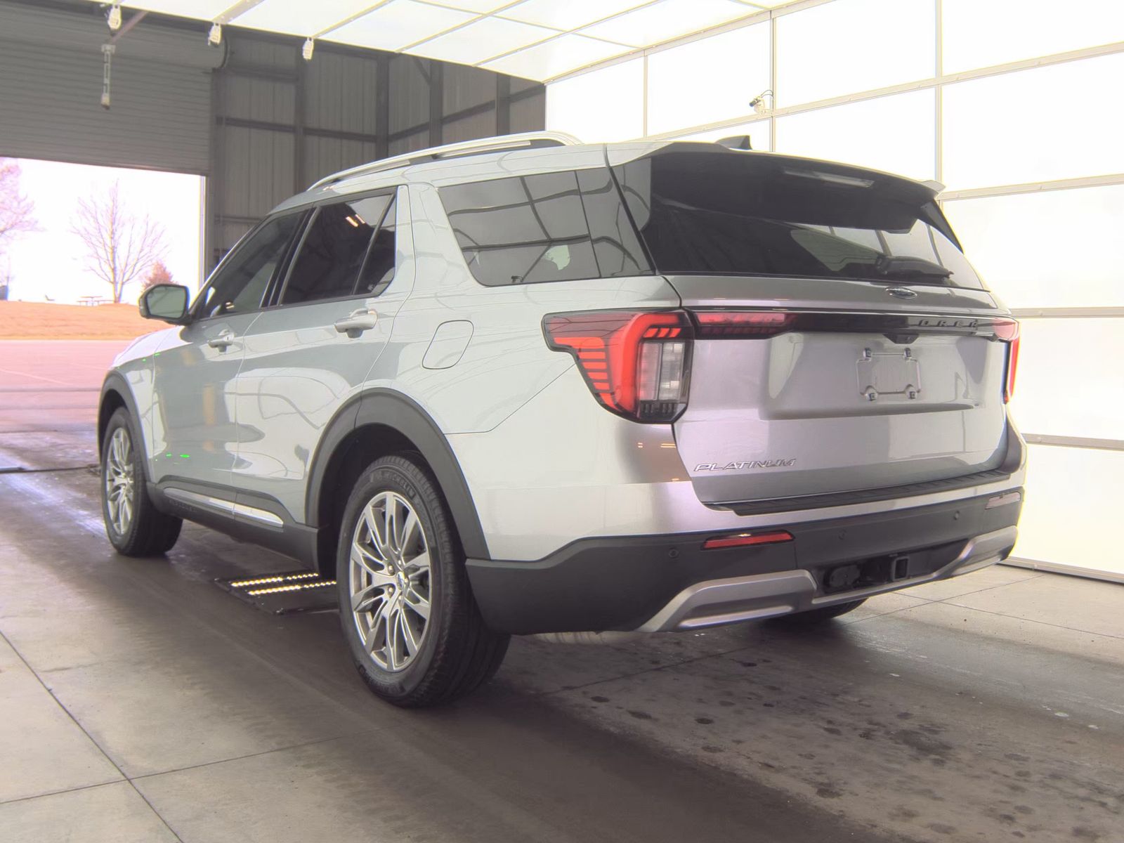 2025 Ford Explorer Platinum RWD