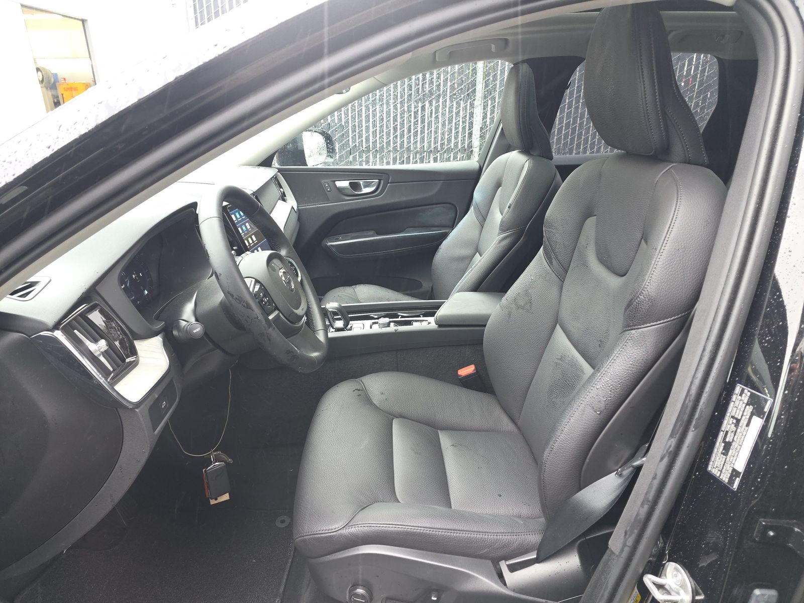 2025 Volvo XC60 B5 Plus FWD