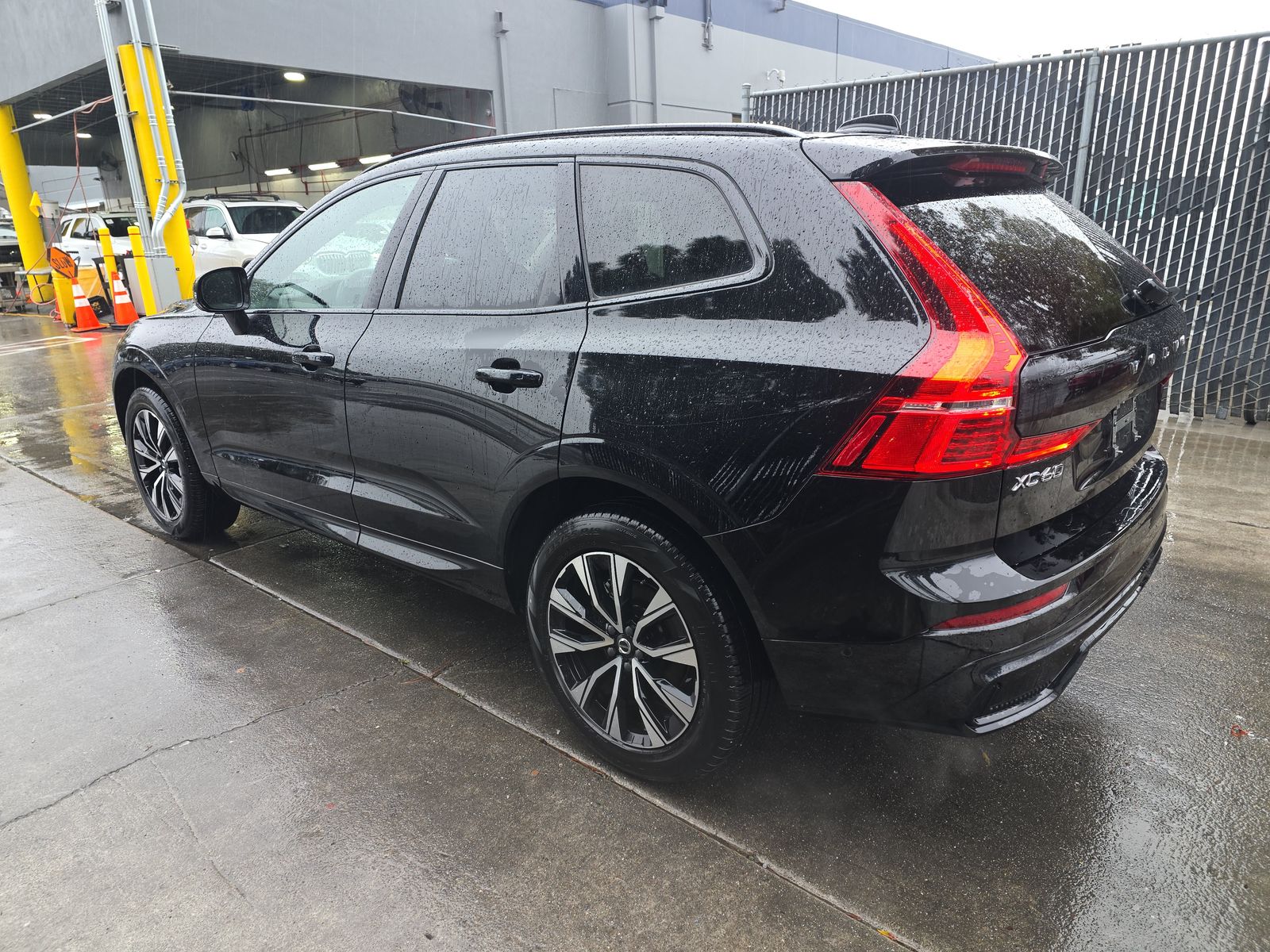 2025 Volvo XC60 B5 Plus FWD