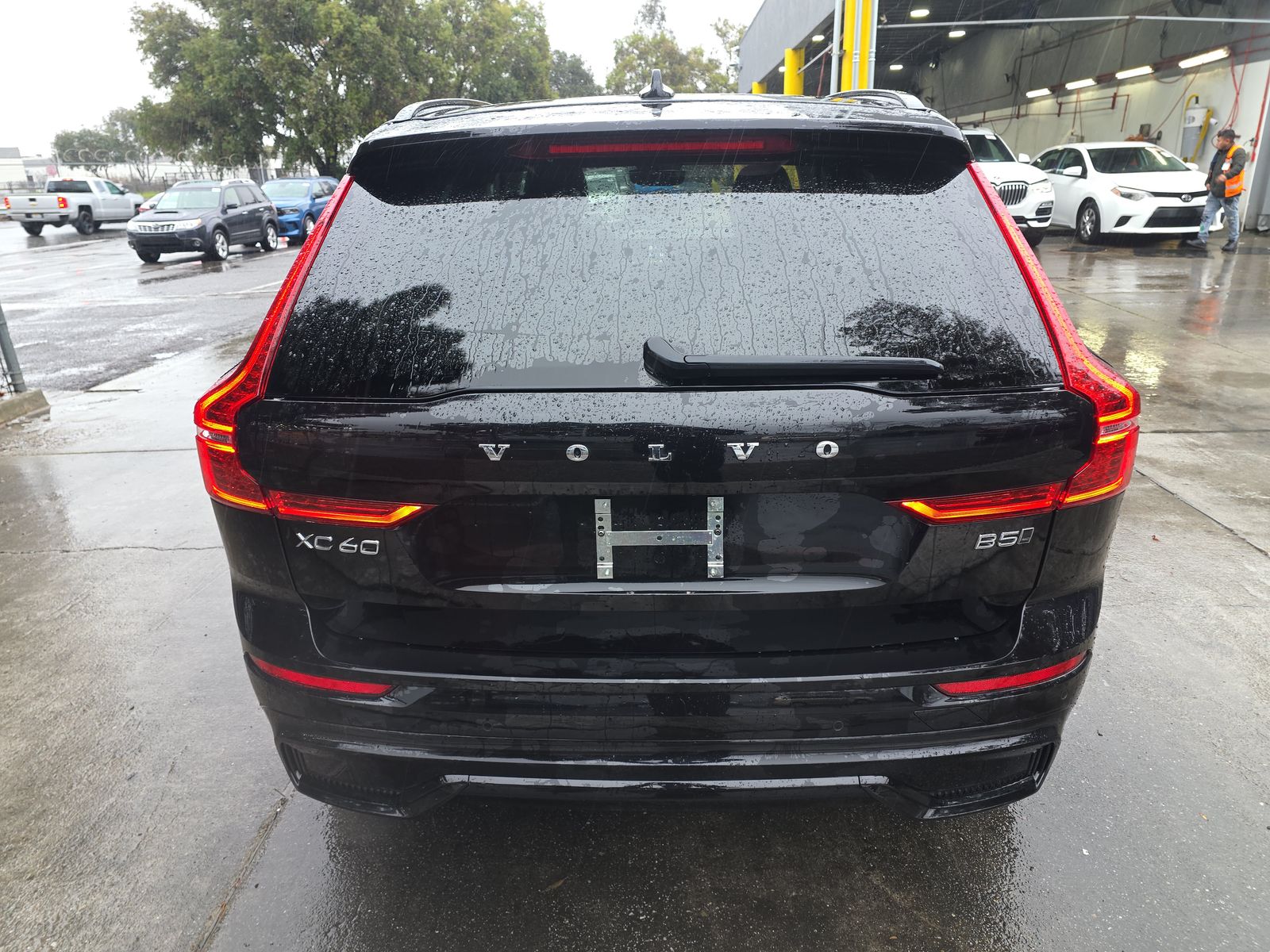 2025 Volvo XC60 B5 Plus FWD