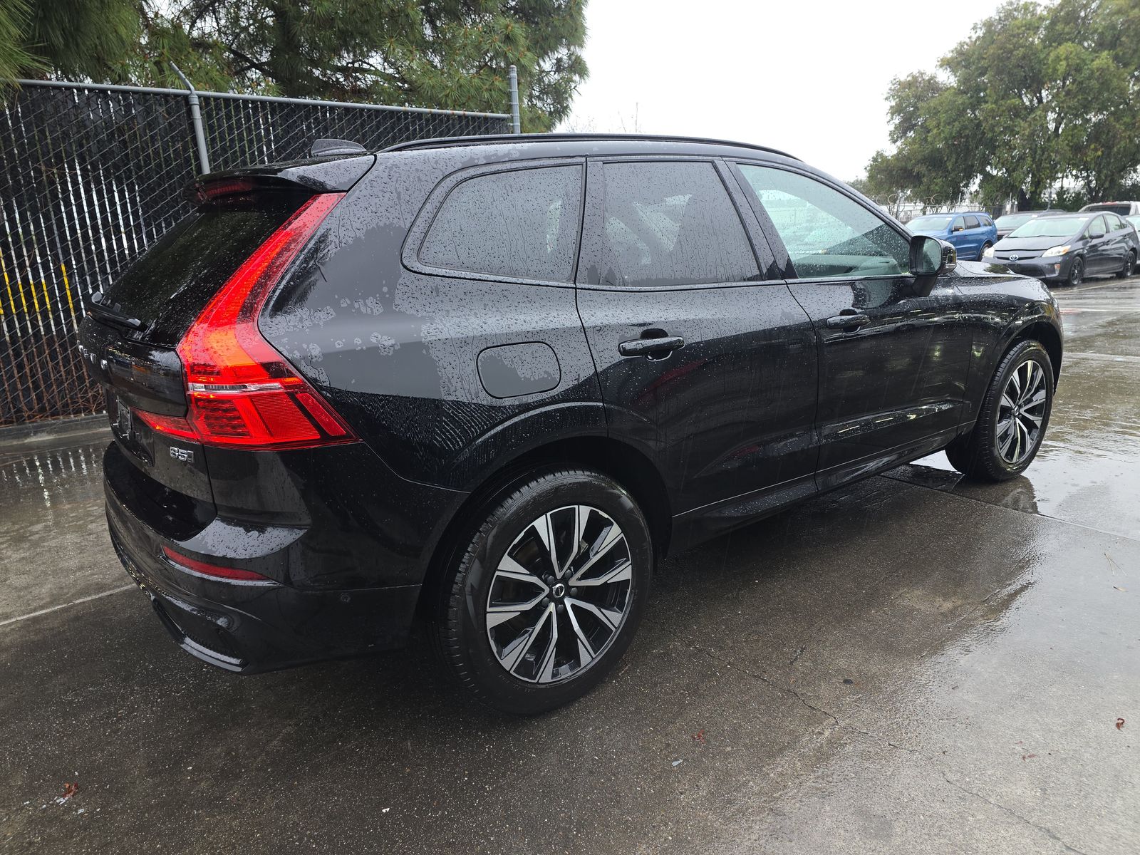 2025 Volvo XC60 B5 Plus FWD
