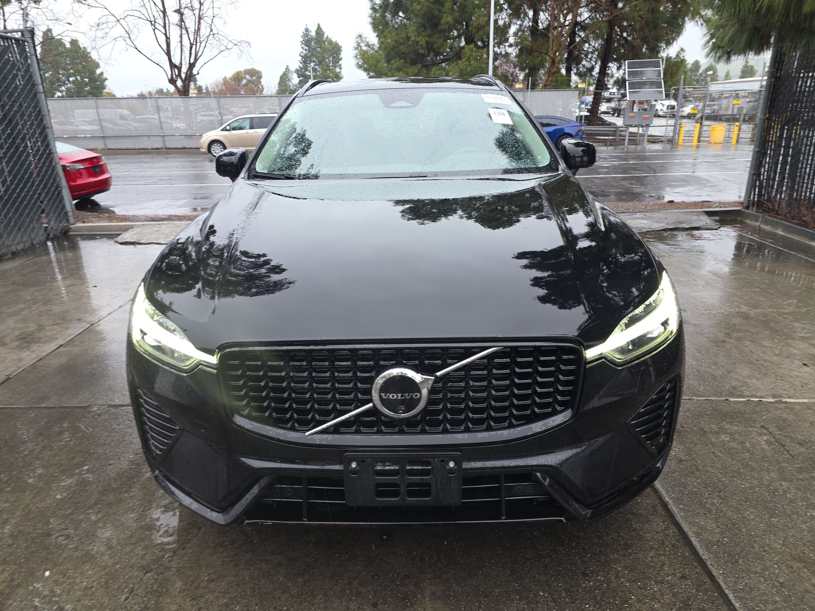 2025 Volvo XC60 B5 Plus FWD