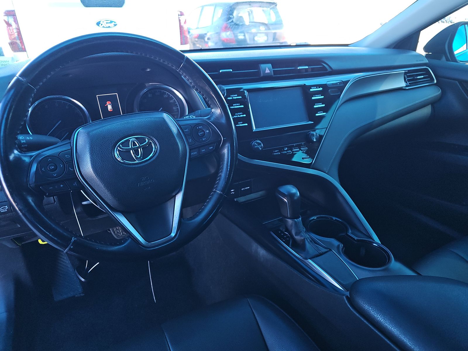 2019 Toyota Camry SE FWD