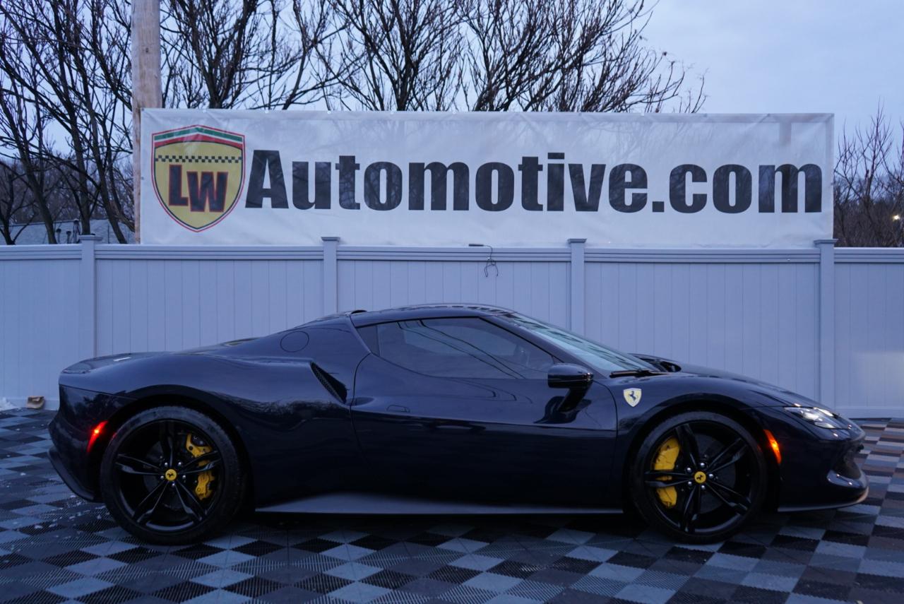 2024 Ferrari 296 GTB Base RWD