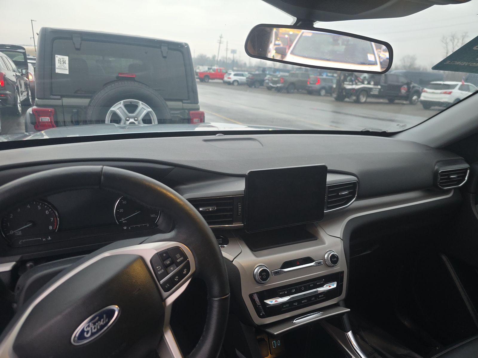 2023 Ford Explorer XLT AWD