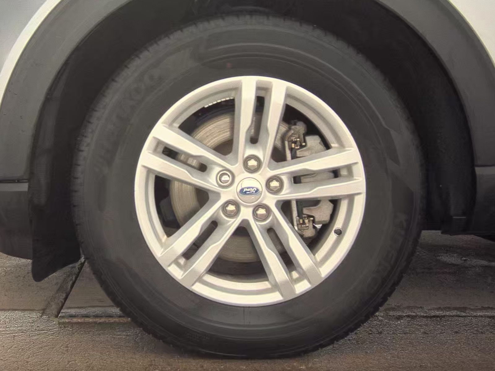 2023 Ford Explorer XLT AWD