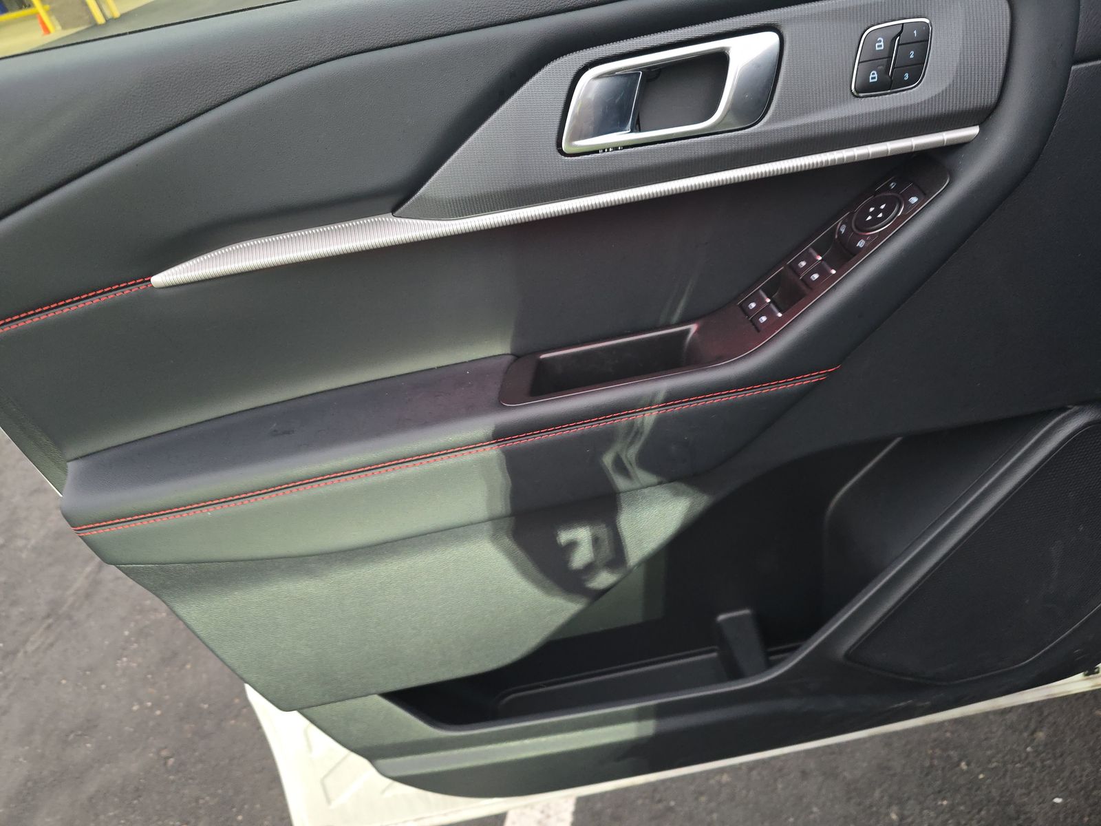 2025 Ford Explorer ST-Line RWD