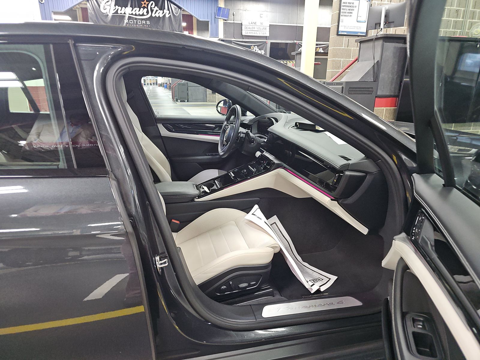 2025 Porsche Panamera 4 AWD