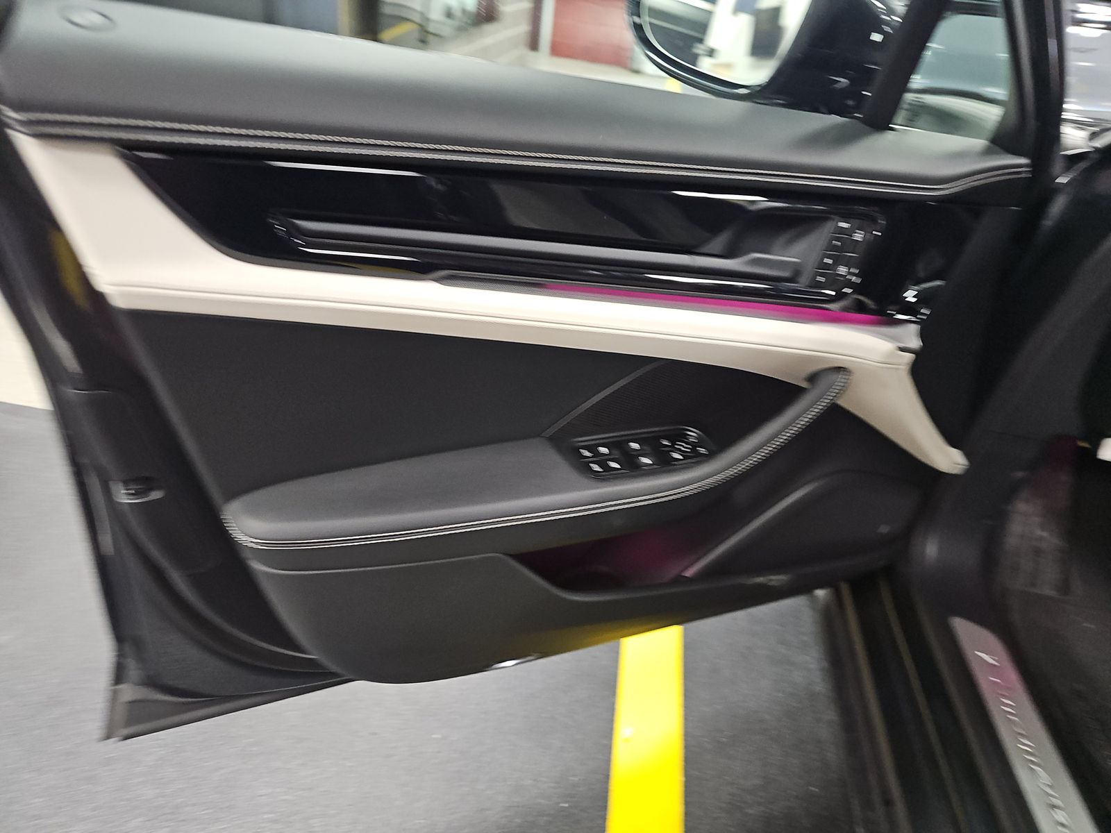 2025 Porsche Panamera 4 AWD