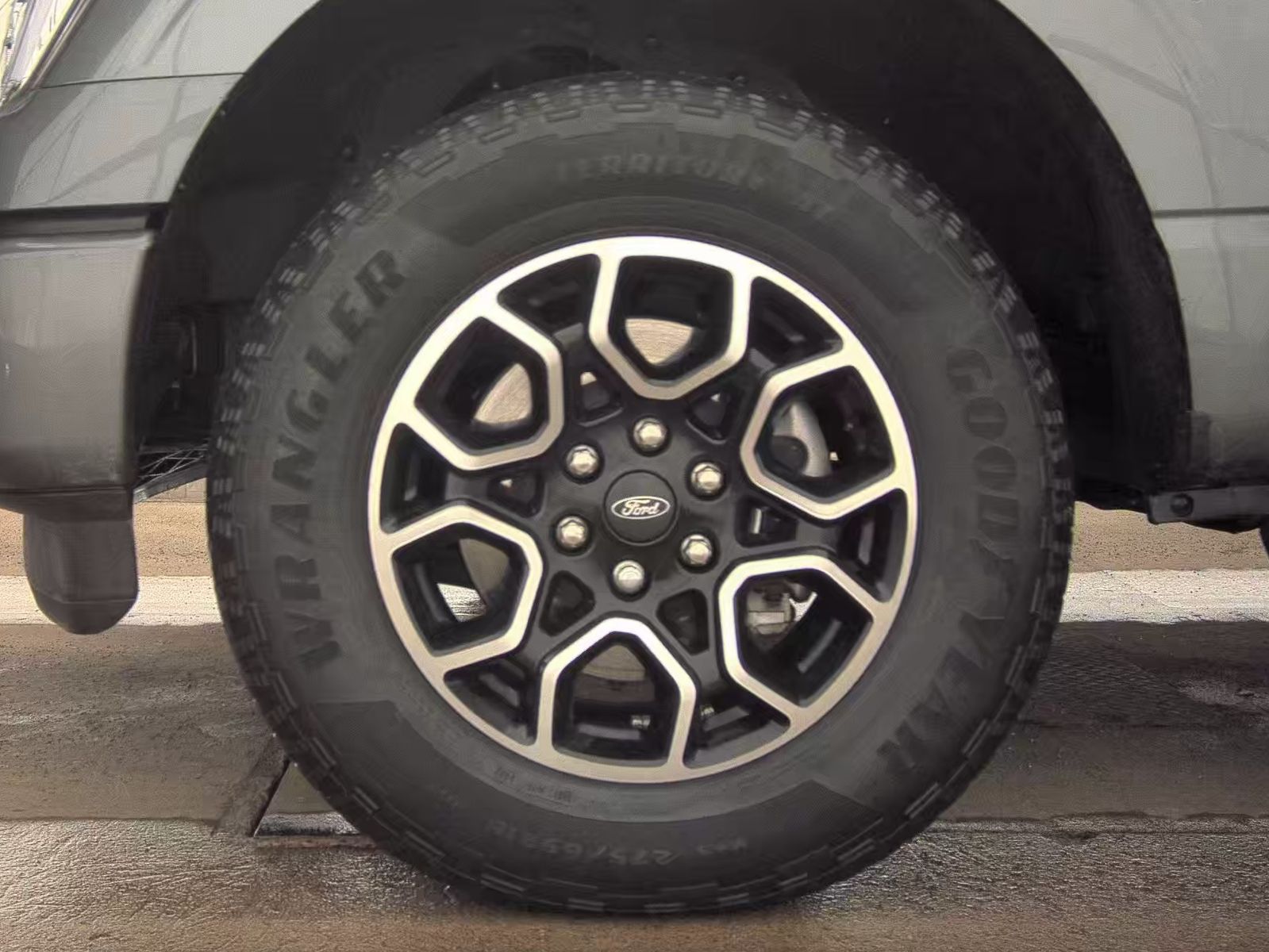 2023 Ford F-150 Hybrid XLT AWD