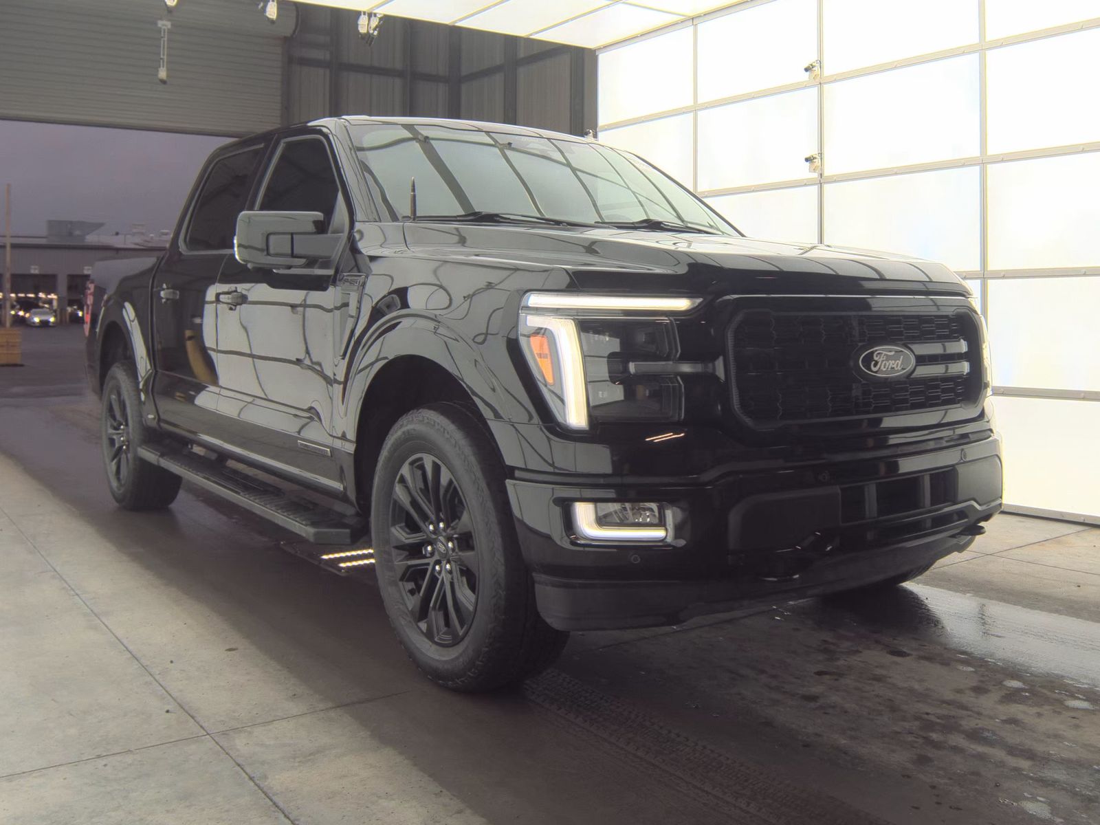 2024 Ford F-150 Hybrid Lariat AWD