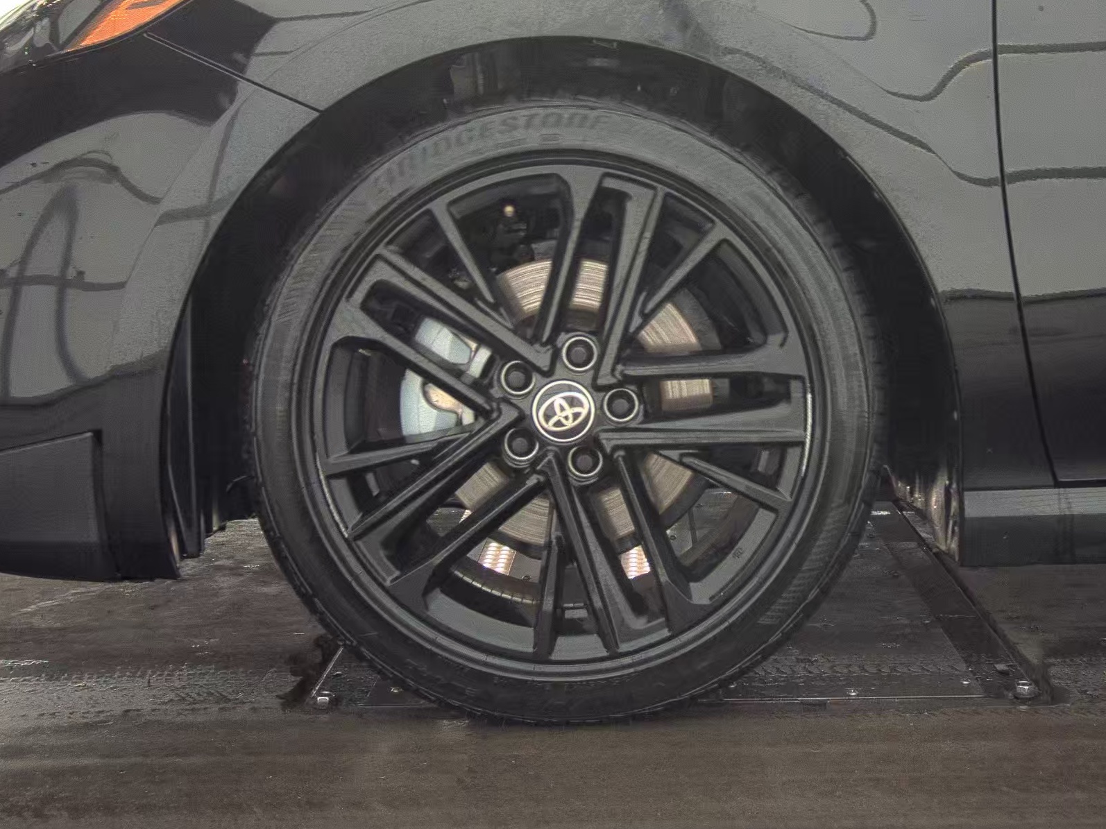 2025 Toyota Camry SE FWD