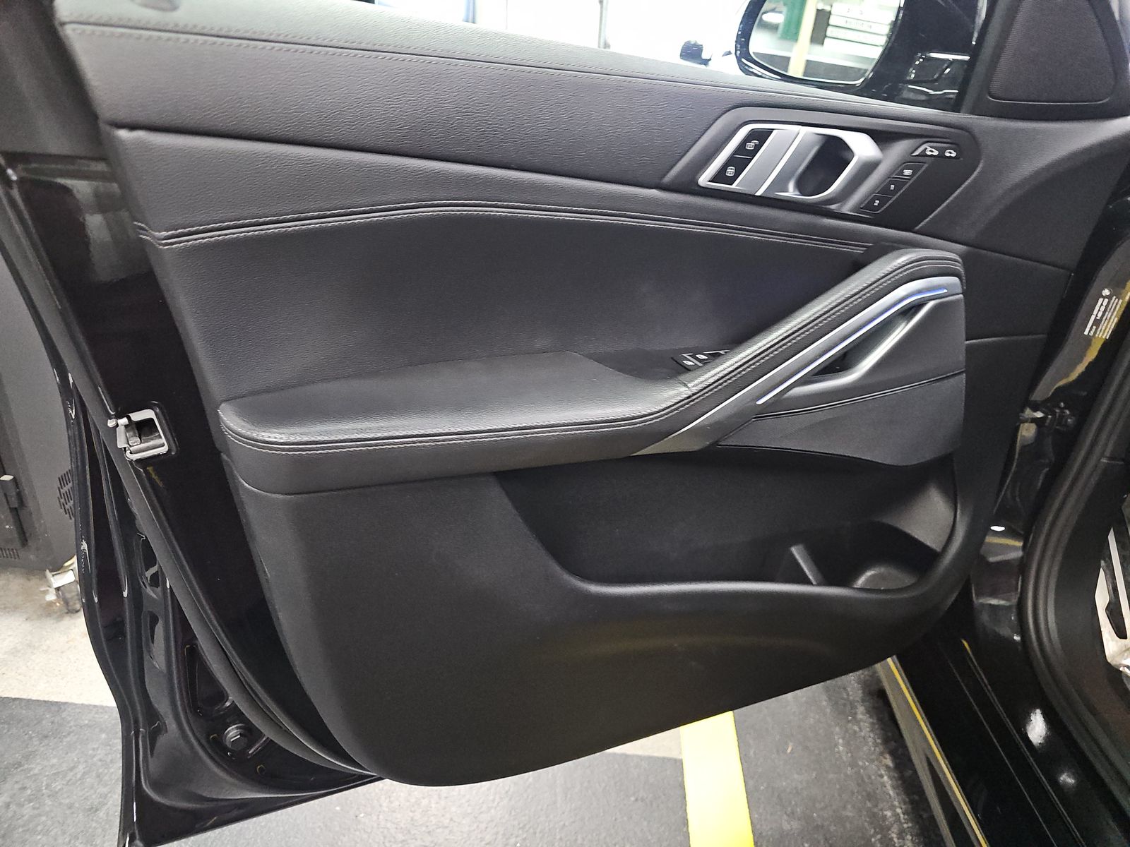 2022 BMW X6 xDrive40i AWD