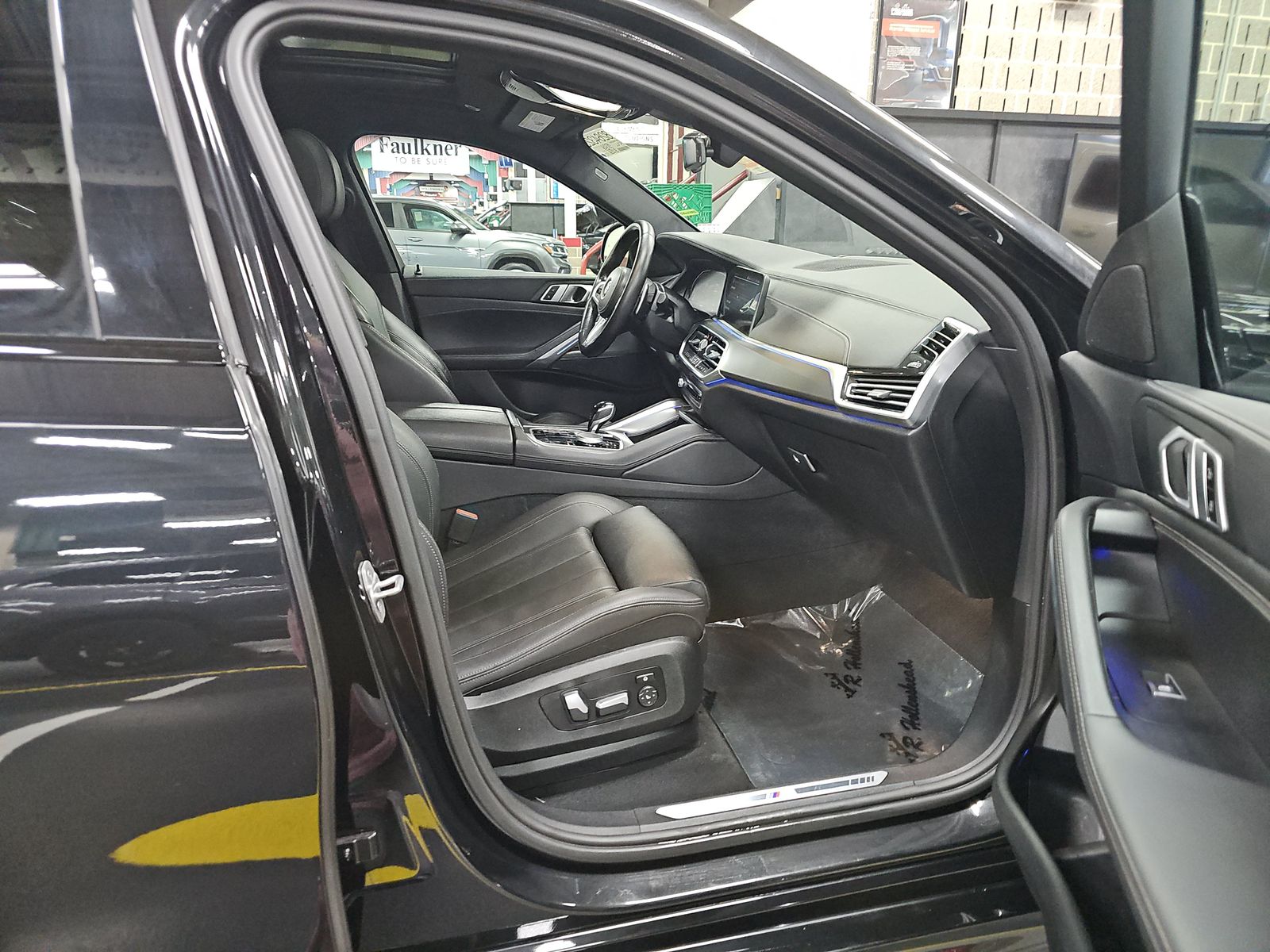 2022 BMW X6 xDrive40i AWD