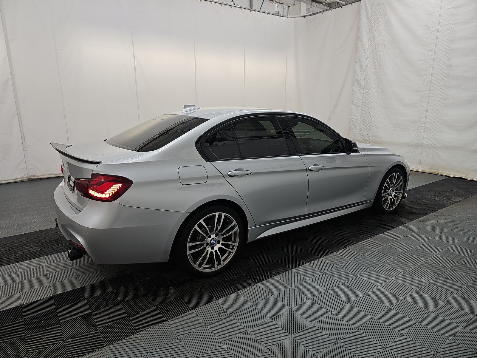 BMW 3 Series Sedan 340i xDrive M SPORT LINE снимка BMW 3 Series Sedan 340i xDrive M SPORT LINE