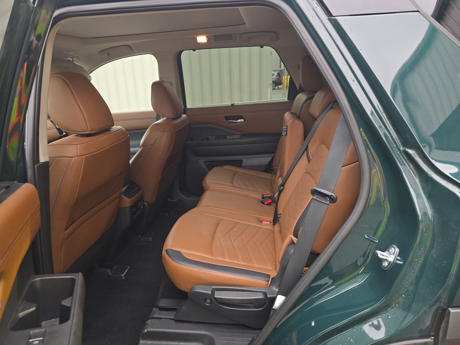 2025 Nissan Pathfinder Platinum FWD