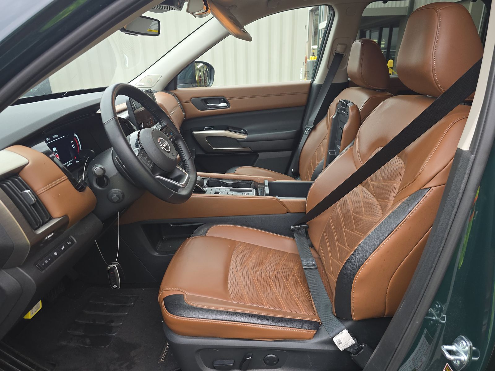 2025 Nissan Pathfinder Platinum FWD