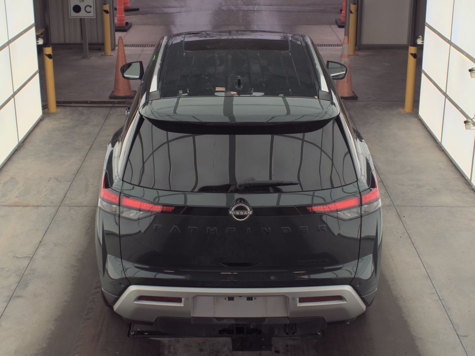 2025 Nissan Pathfinder Platinum FWD