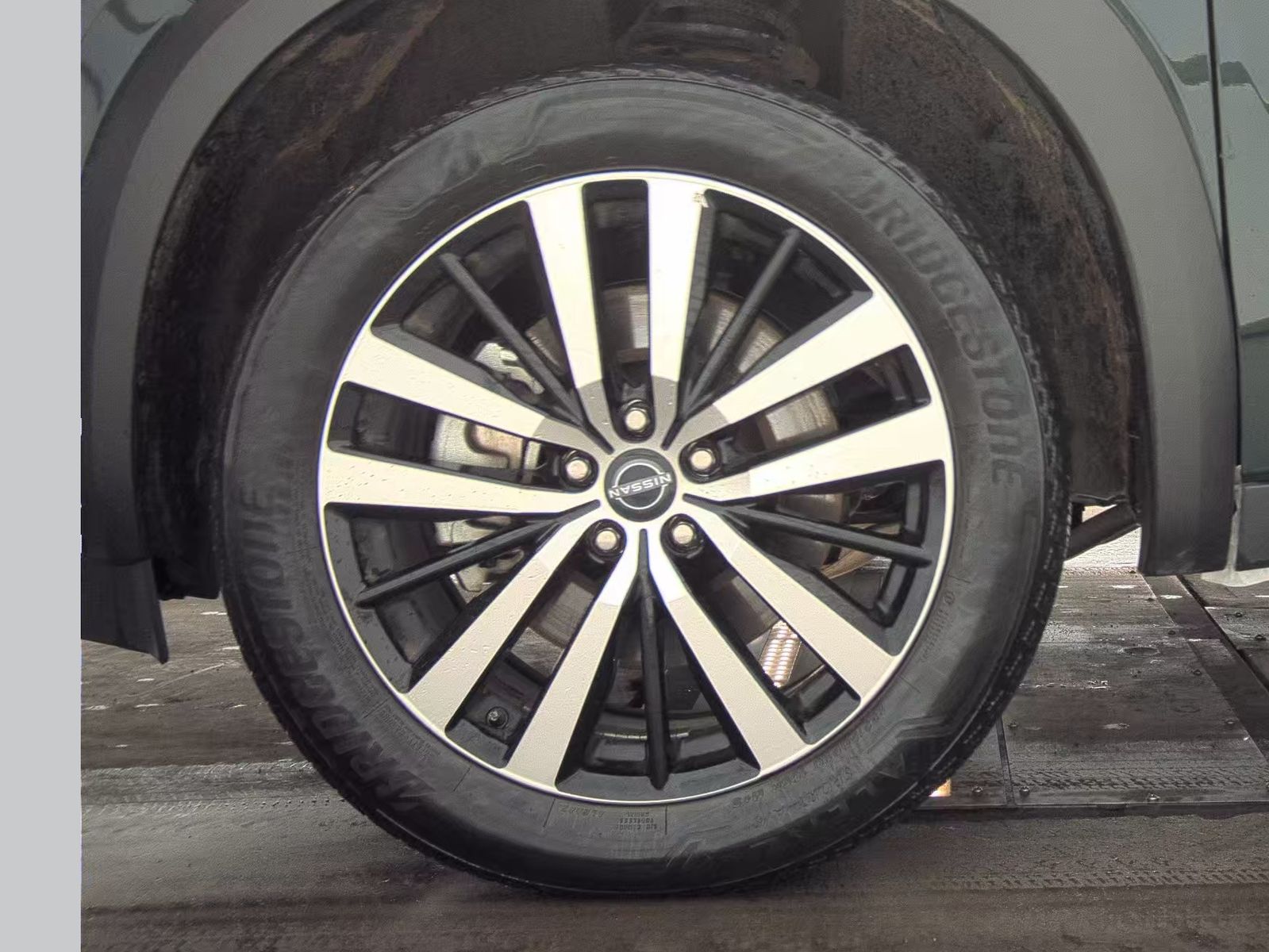 2025 Nissan Pathfinder Platinum FWD