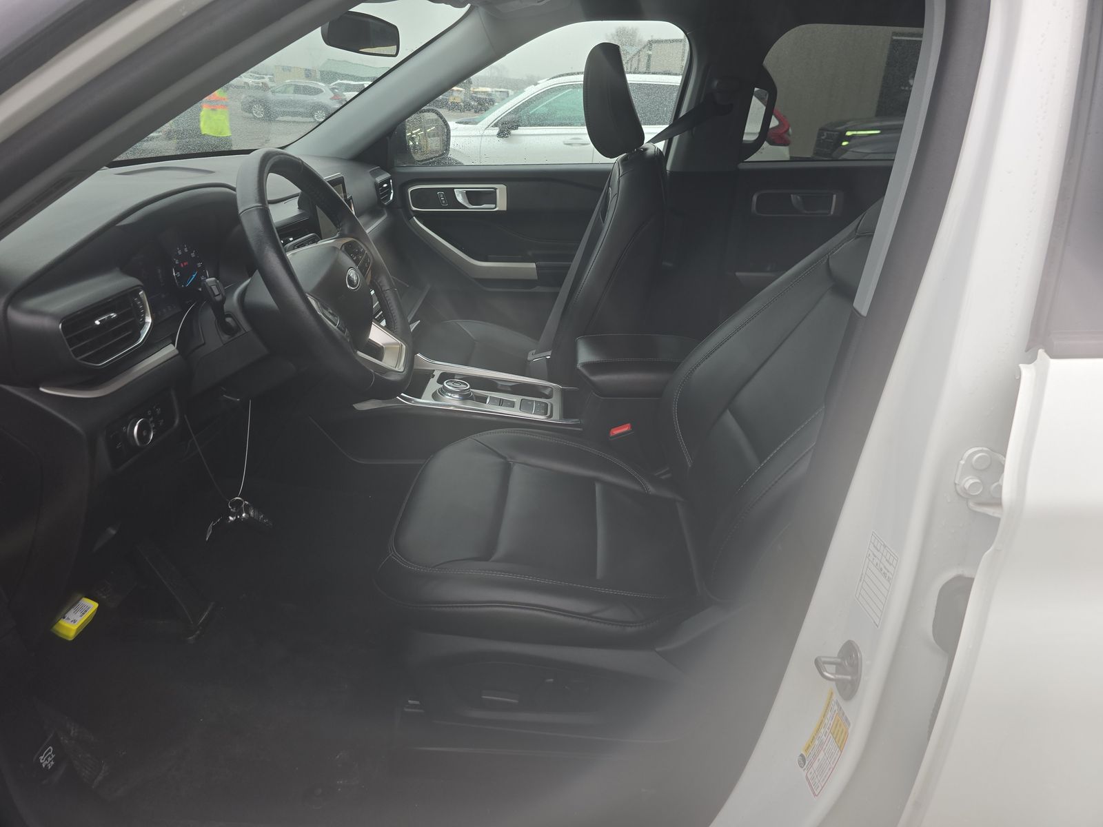 2023 Ford Explorer XLT RWD