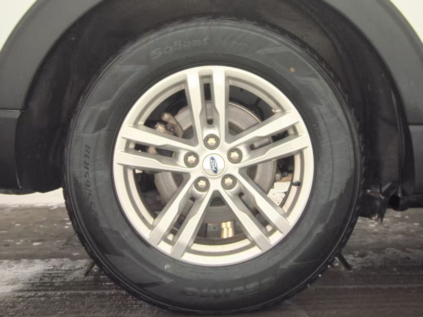 2023 Ford Explorer XLT RWD