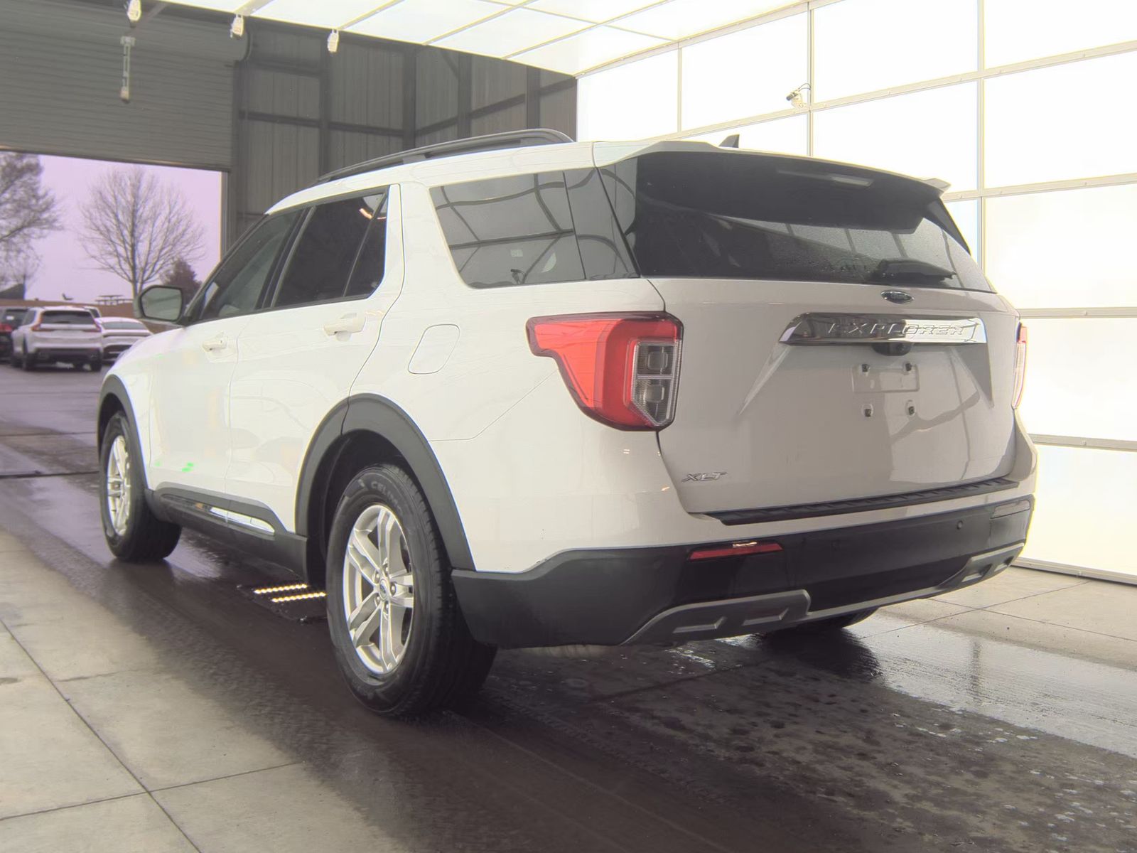 2023 Ford Explorer XLT RWD