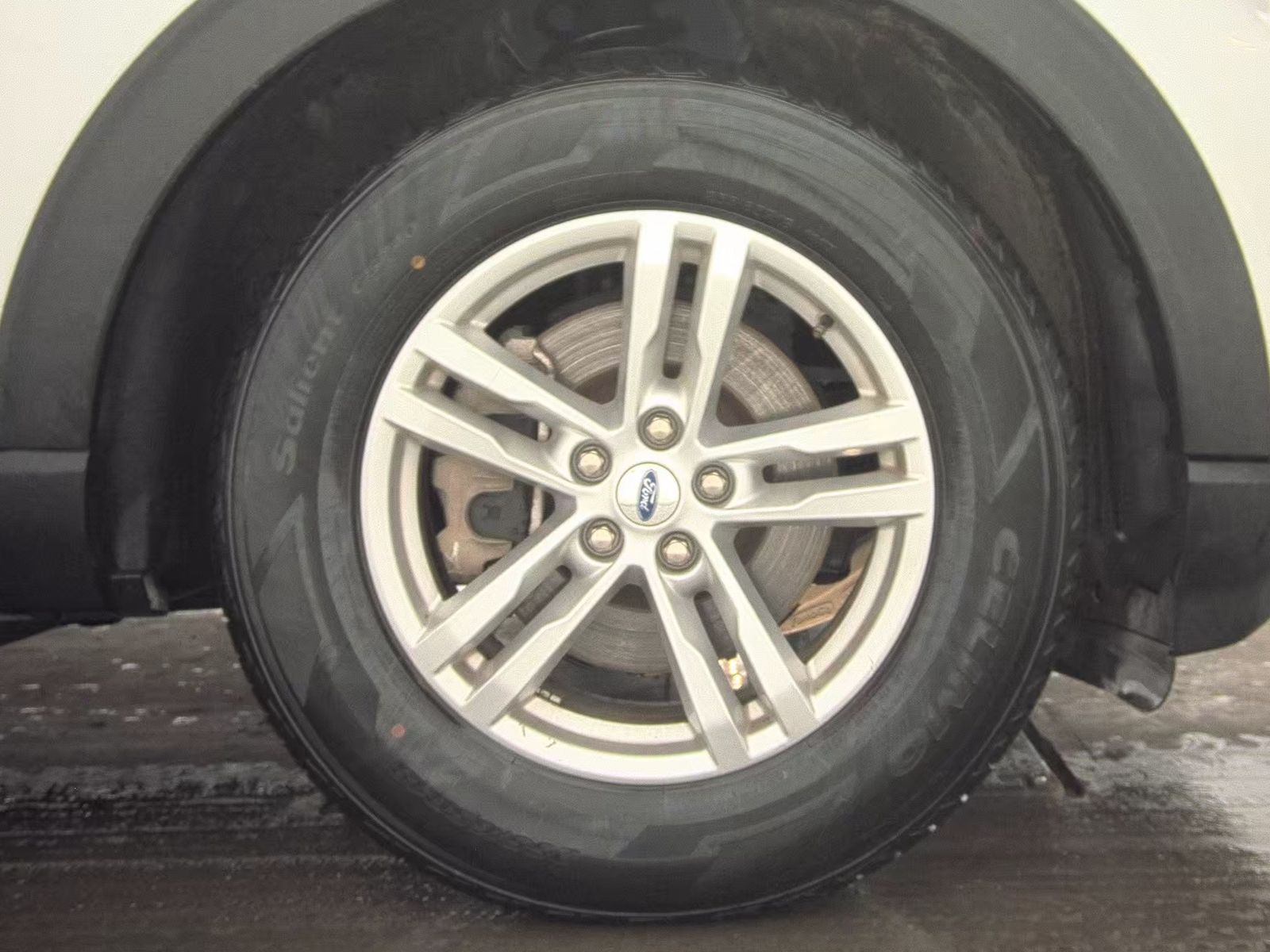 2023 Ford Explorer XLT RWD