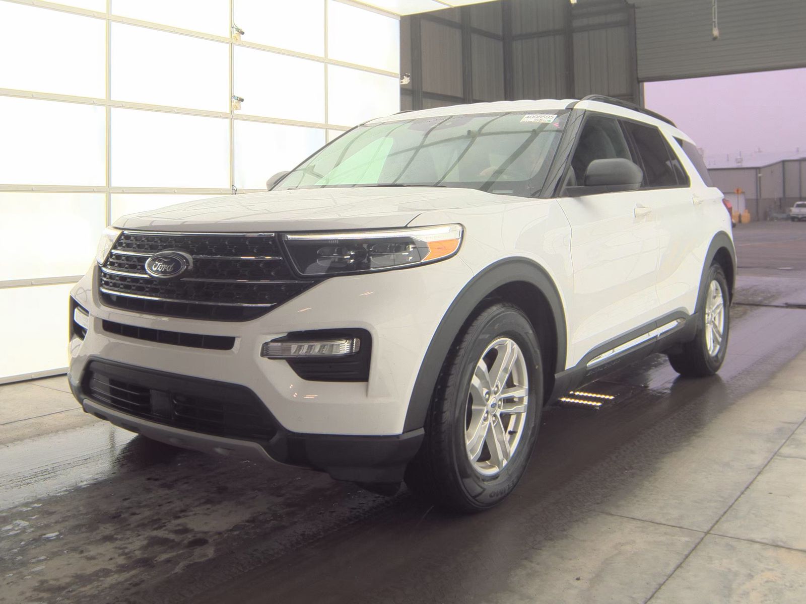 2023 Ford Explorer XLT RWD
