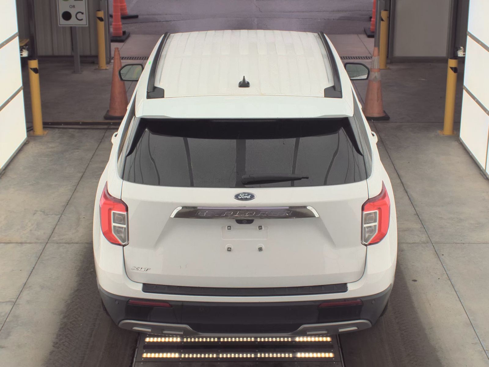 2023 Ford Explorer XLT RWD