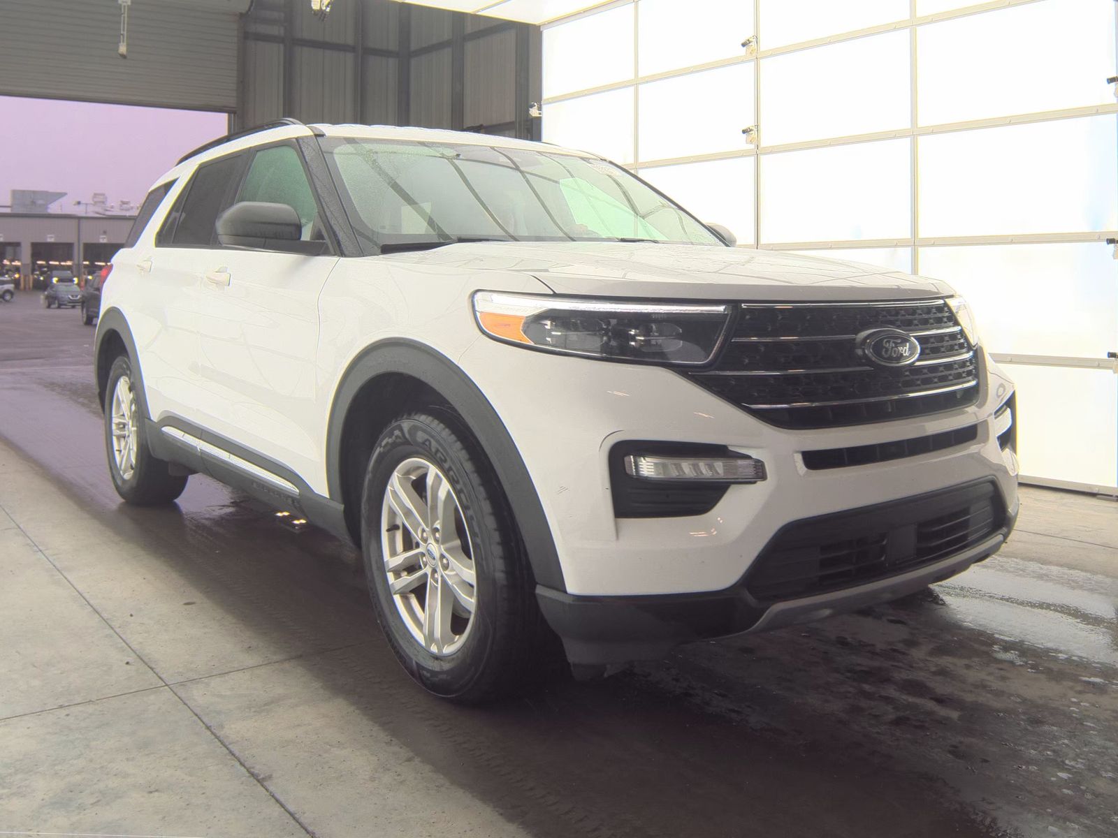 2023 Ford Explorer XLT RWD