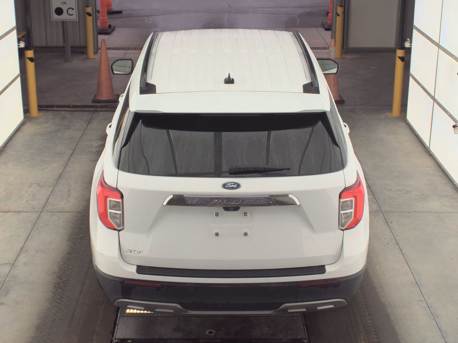 2023 Ford Explorer XLT RWD