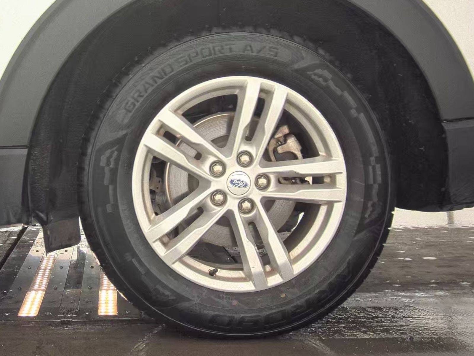 2023 Ford Explorer XLT RWD