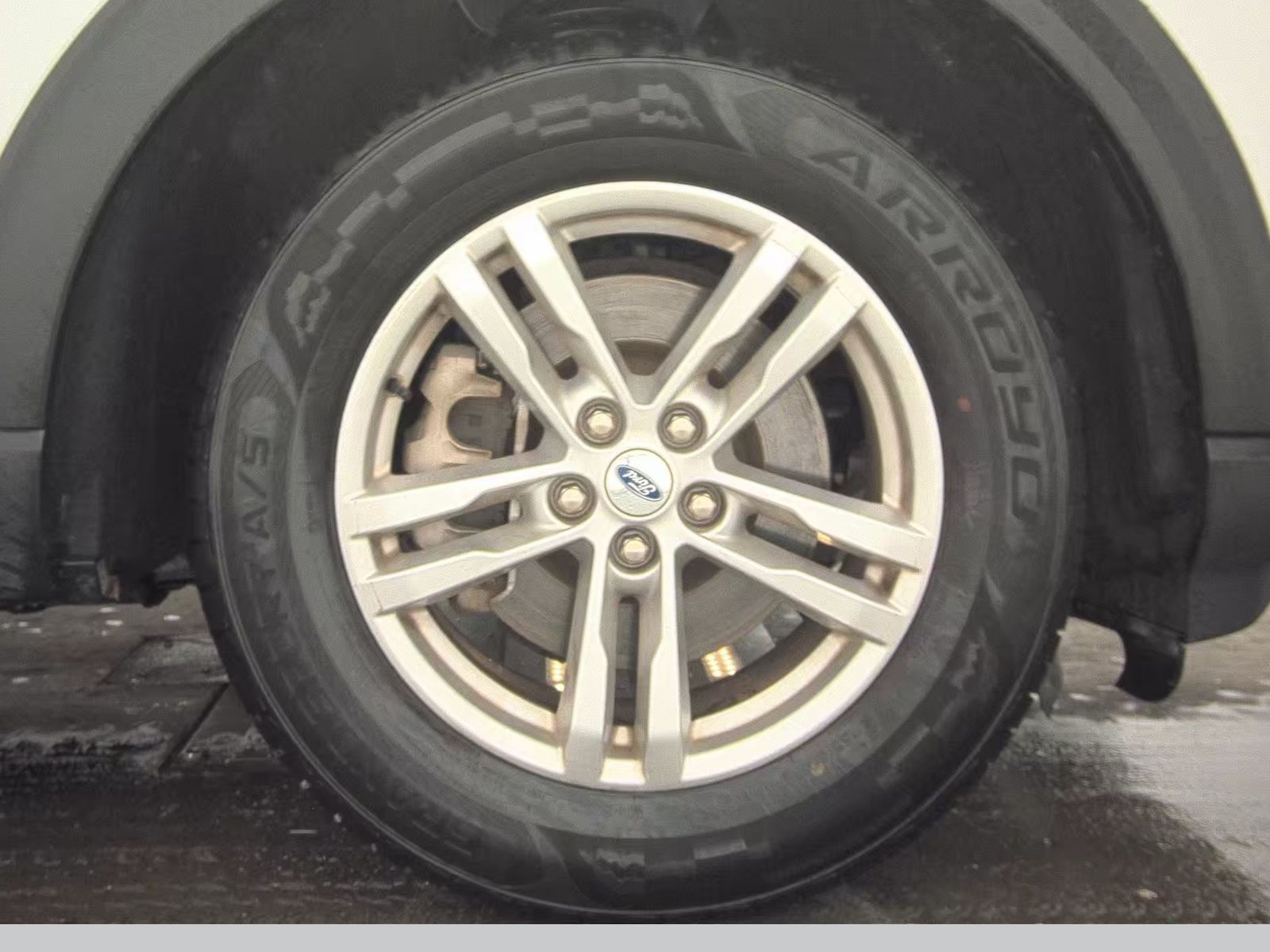 2023 Ford Explorer XLT RWD