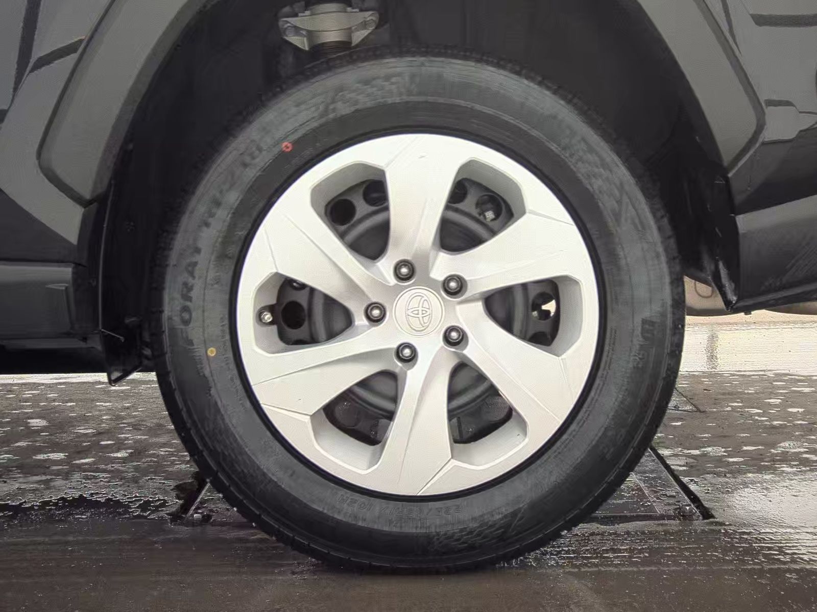 2024 Toyota RAV4 LE AWD