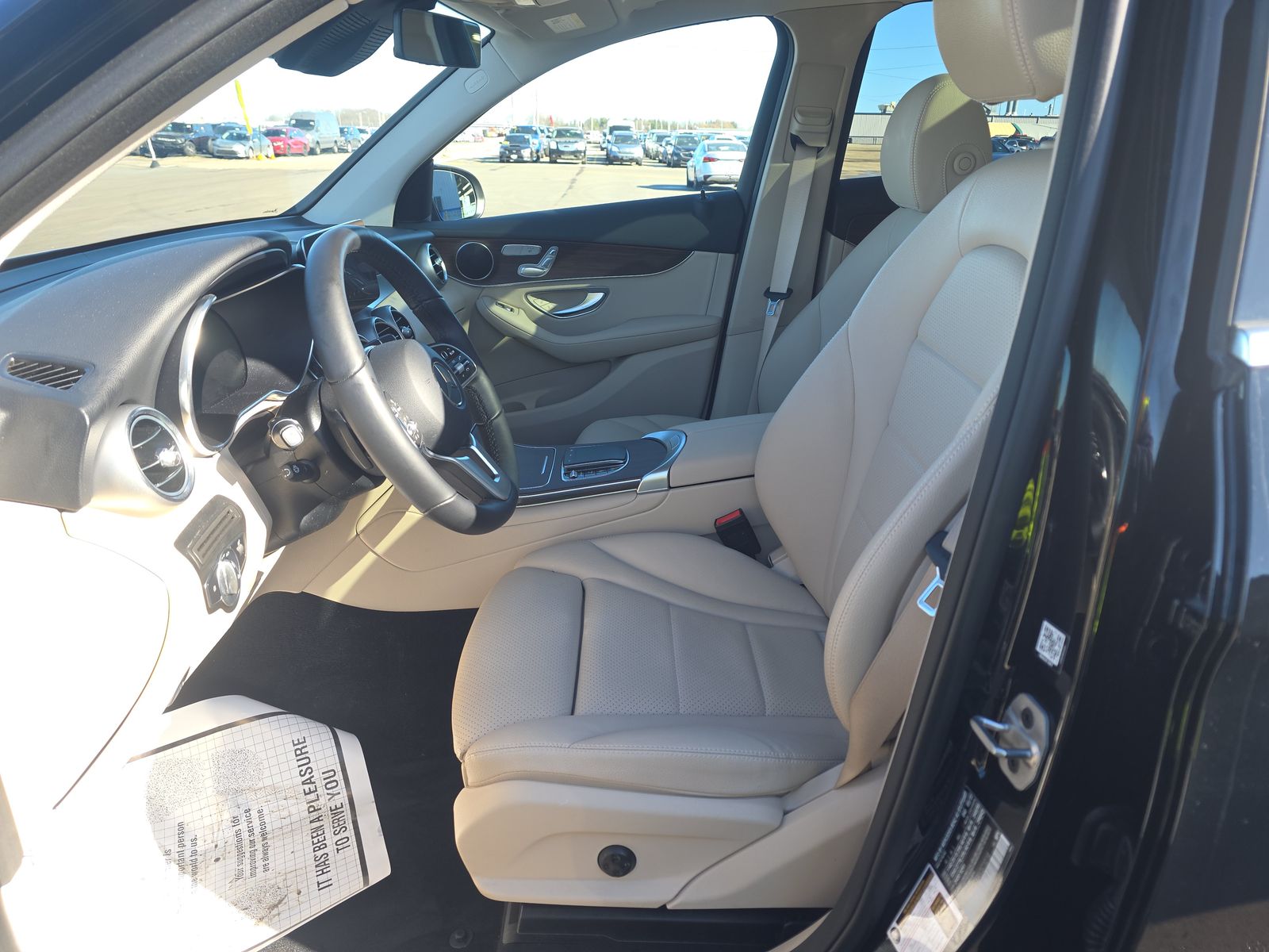 Mercedes-Benz GLC 300 4MATIC снимка Mercedes-Benz GLC 300 4MATIC