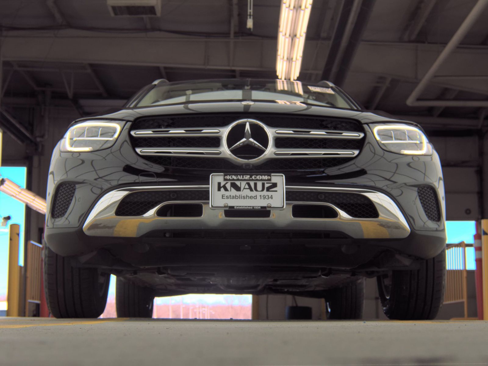 Mercedes-Benz GLC 300 4MATIC снимка Mercedes-Benz GLC 300 4MATIC