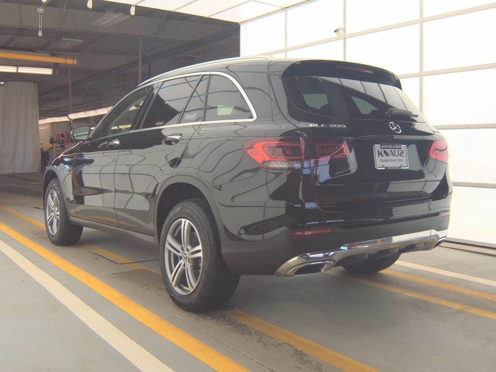 Mercedes-Benz GLC 300 4MATIC снимка Mercedes-Benz GLC 300 4MATIC