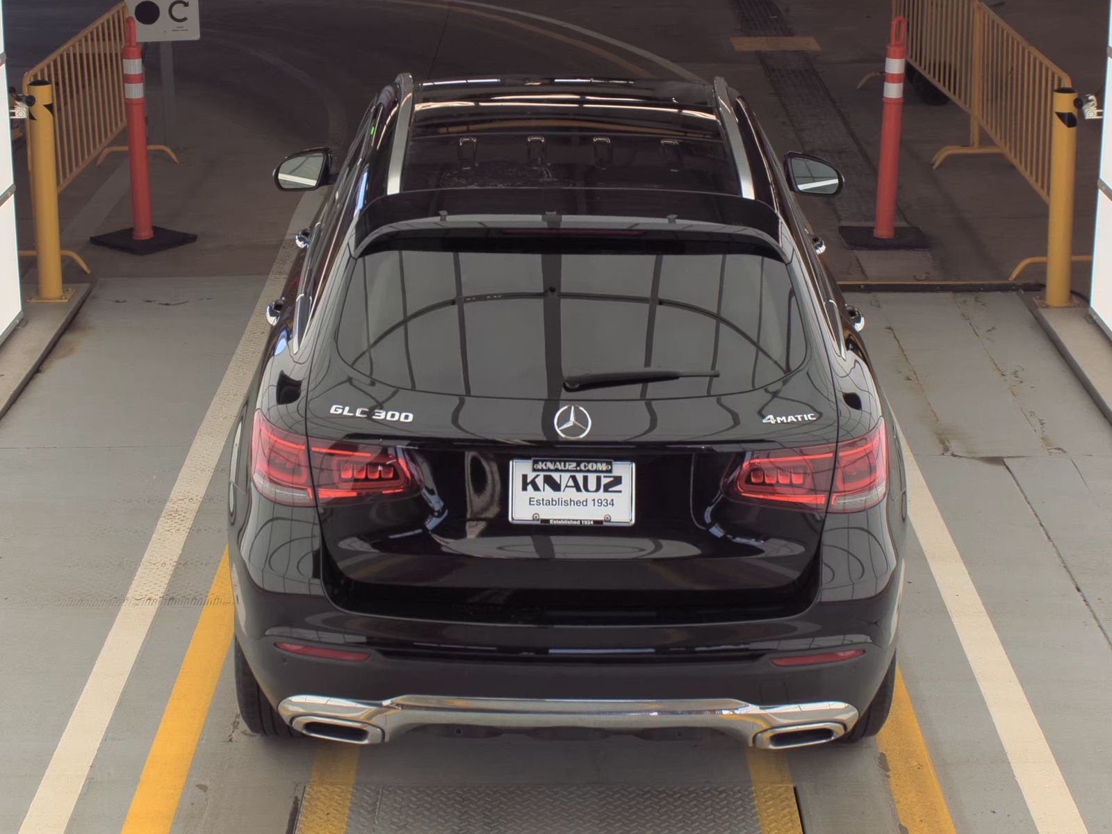 Mercedes-Benz GLC 300 4MATIC снимка Mercedes-Benz GLC 300 4MATIC