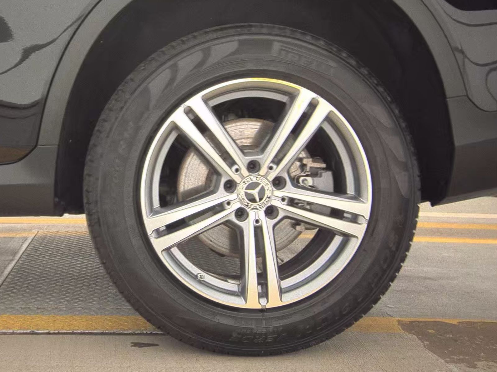 Mercedes-Benz GLC 300 4MATIC снимка Mercedes-Benz GLC 300 4MATIC