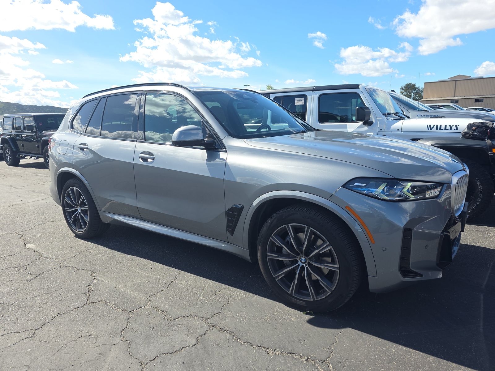2025 BMW X5 xDrive40i AWD