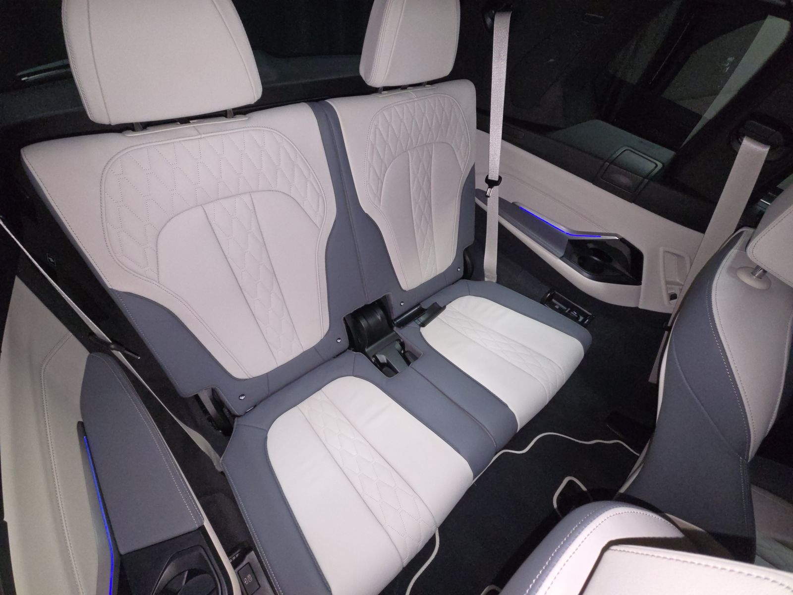 2024 BMW X7 ALPINA XB7 AWD