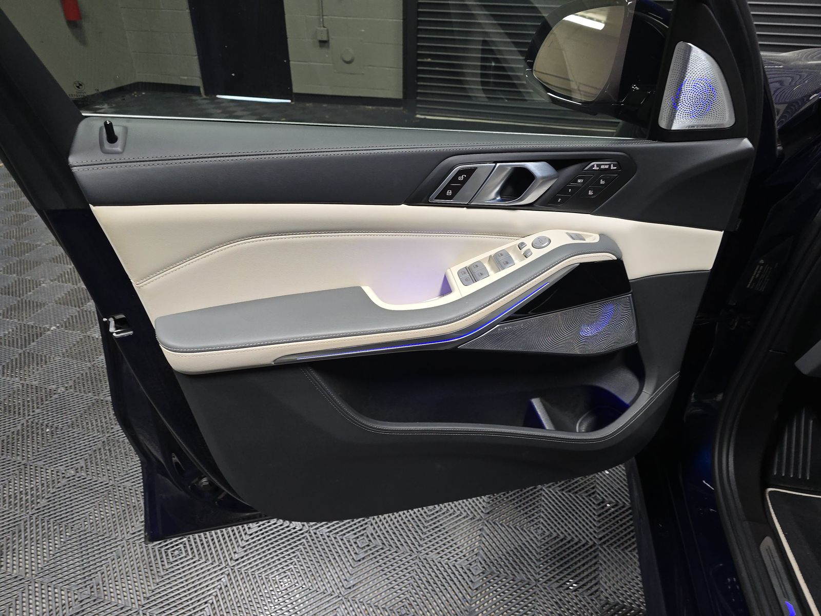 2024 BMW X7 ALPINA XB7 AWD