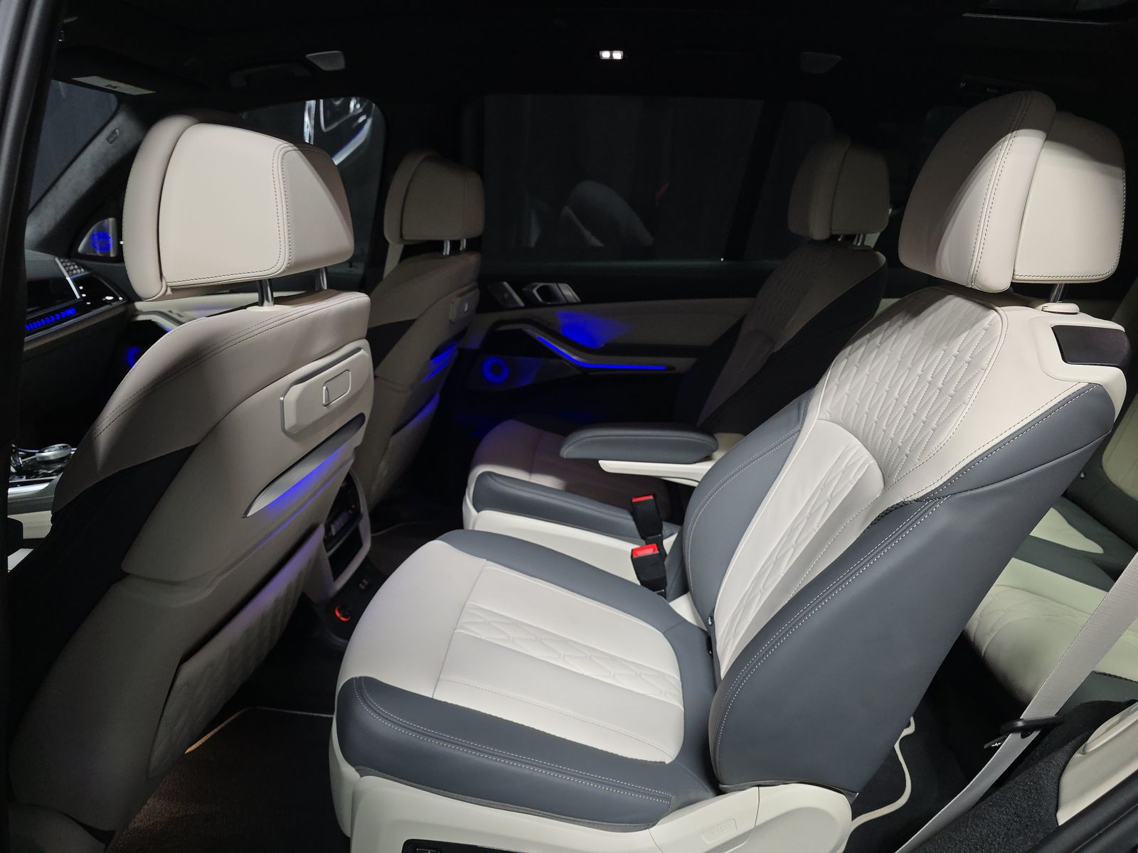 2024 BMW X7 ALPINA XB7 AWD