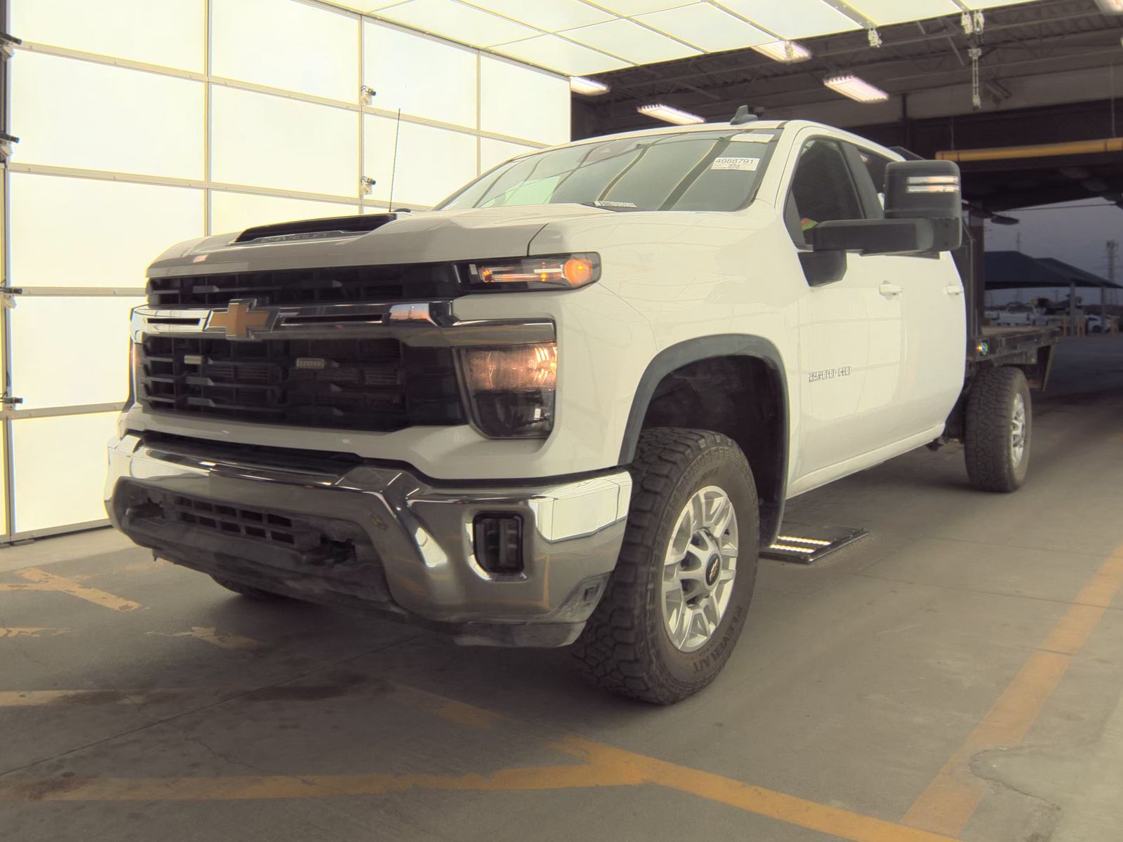 2024 CHEVY SILVERADO 2500 LT DIESEL WHITE FLATBED SINGLE