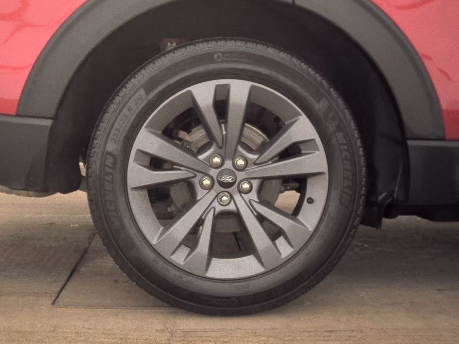 2023 Ford Explorer XLT AWD